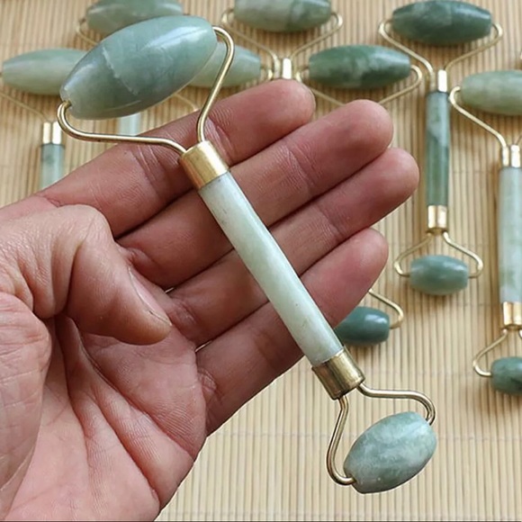 Face roller massager, jade stone anti wrinkle /age - Picture 3 of 3
